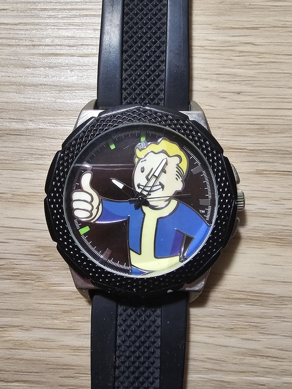 Fallout Vault Boy Watch 2016 Bethesda Accutime Video Game Collectible Watch